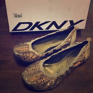 DKNY Flats